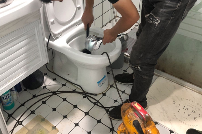 工农疏通下水道