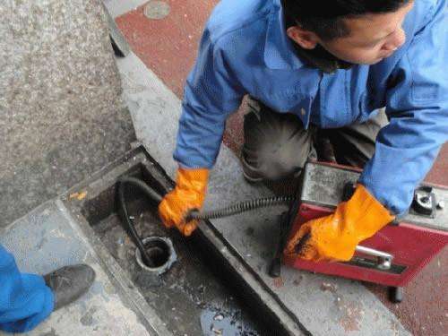 工农疏通下水道