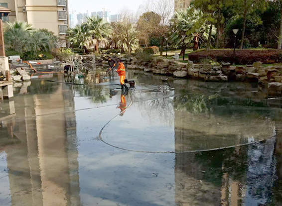 工农景观池淤泥清理